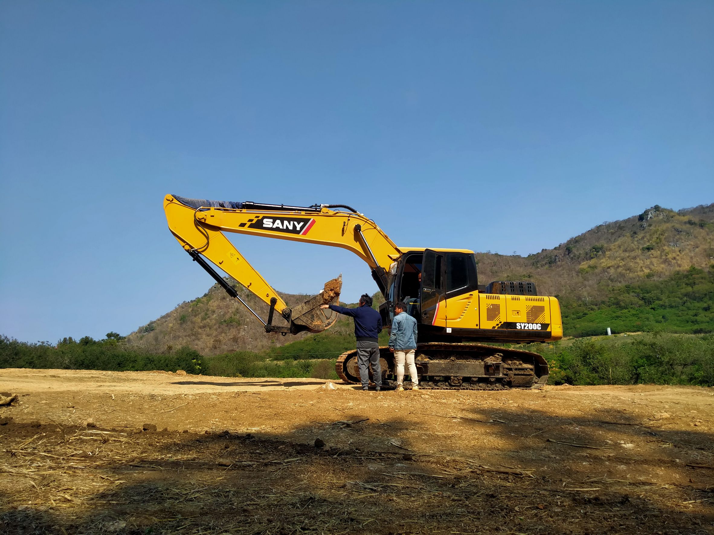 เพราะเรื่องที่ดินสวยไว้ใจเรา  เรามีทีมงานมืออาชีพไว้บริการค่ะ